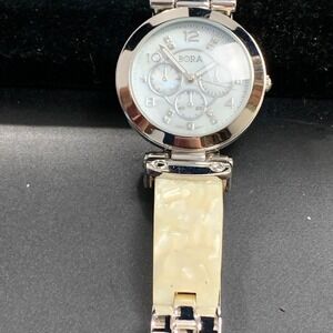Bora Womens Silver Tone Watch White Dial Crystal Markers Cream Marbled Band